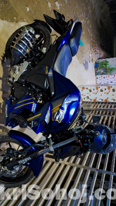 YAMAHA FZs V2